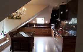 Utulny Apartman V Bratislava 15